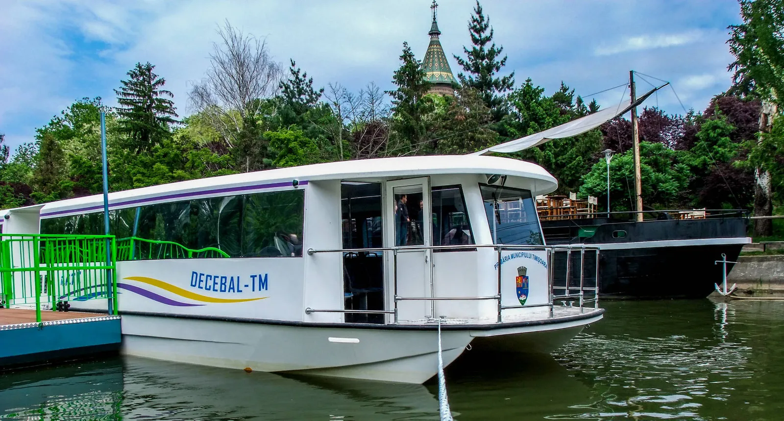 Vaporetto Station Catedrala Mitropolitană