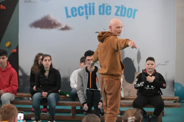 Lecții de zbor: Cufărul magic și ateliere de teatru@ Liceul Teoretic Special Iris Timișoara